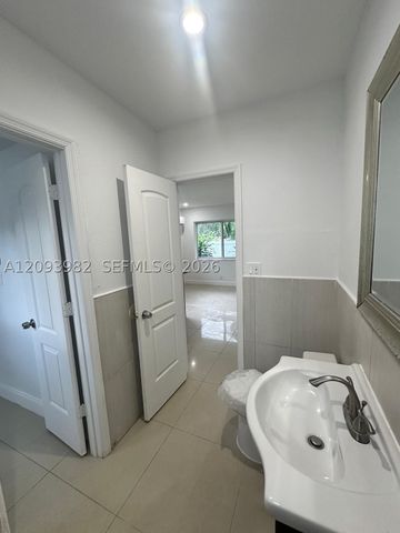 6220 Dawson St 4, Hollywood, FL 33023