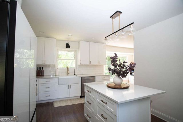 1528 Old Cartersville Road, Dallas, GA 30132