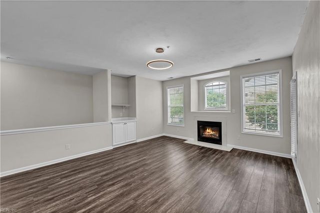 1006 Grand Oak LN, Virginia Beach, VA 23455