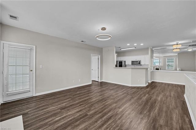 1006 Grand Oak LN, Virginia Beach, VA 23455