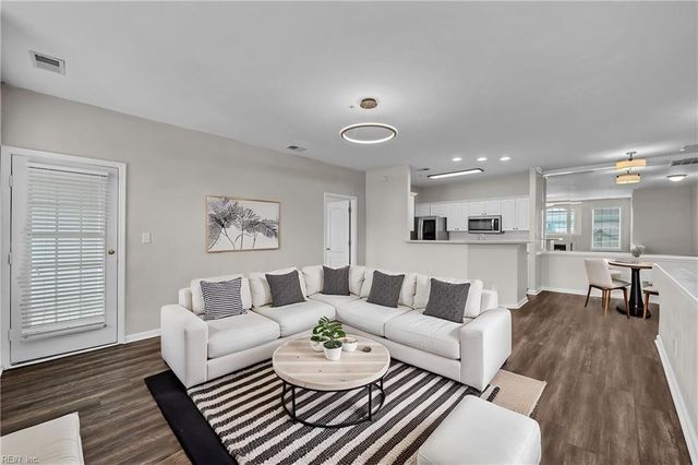 1006 Grand Oak LN, Virginia Beach, VA 23455