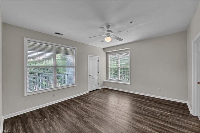 1006 Grand Oak LN, Virginia Beach, VA 23455