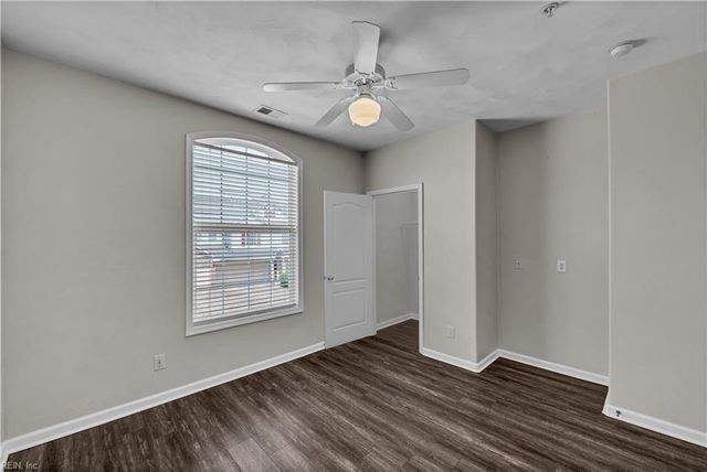 1006 Grand Oak LN, Virginia Beach, VA 23455