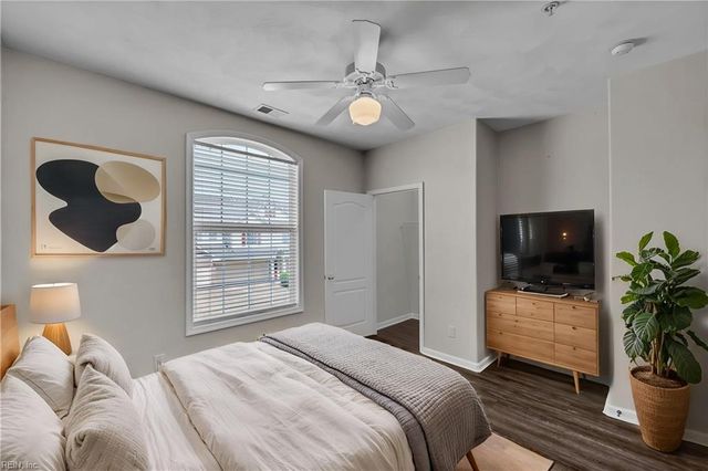 1006 Grand Oak LN, Virginia Beach, VA 23455