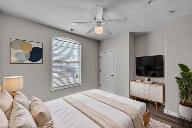 1006 Grand Oak LN, Virginia Beach, VA 23455