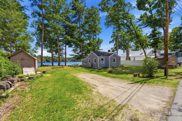 32 N Shore Road, Sandown, NH 03873