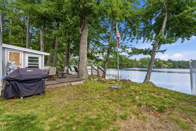 32 N Shore Road, Sandown, NH 03873