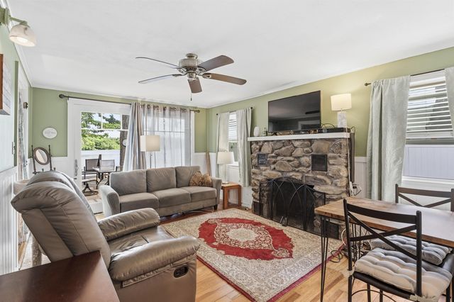 32 N Shore Road, Sandown, NH 03873