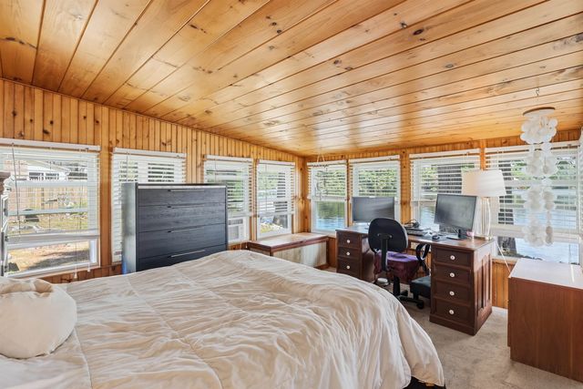 32 N Shore Road, Sandown, NH 03873