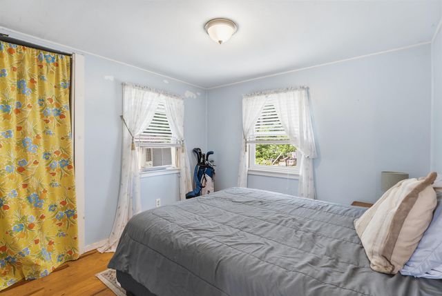 32 N Shore Road, Sandown, NH 03873