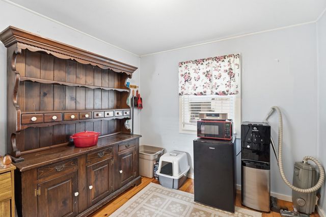 32 N Shore Road, Sandown, NH 03873