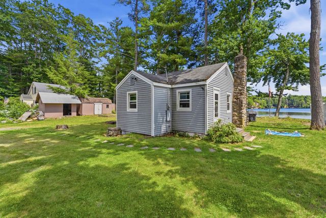 32 N Shore Road, Sandown, NH 03873