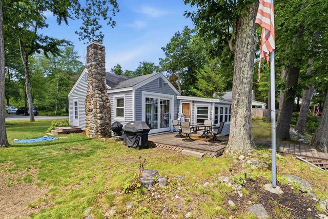 32 N Shore Road, Sandown, NH 03873