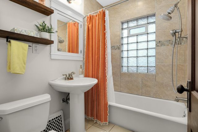 4043 Russell Avenue N, Minneapolis, MN 55412