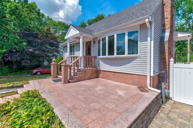 63 Dickerman Ln, Braintree, MA 02184