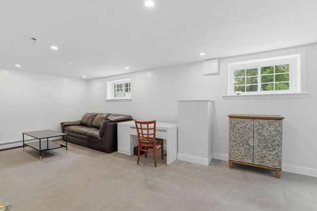 63 Dickerman Ln, Braintree, MA 02184