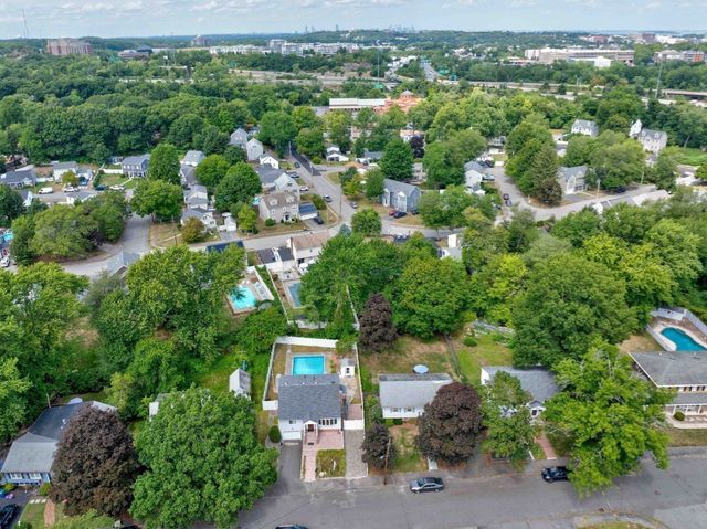 63 Dickerman Ln, Braintree, MA 02184