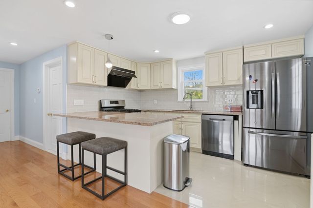 63 Dickerman Ln, Braintree, MA 02184