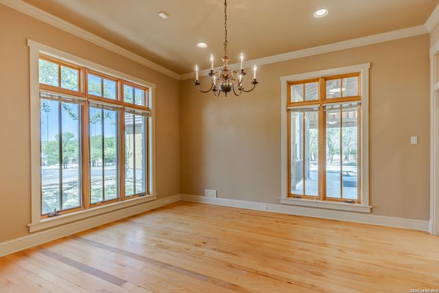 1104 Lois St, Kerrville, TX 78028