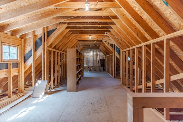 1104 Lois St, Kerrville, TX 78028