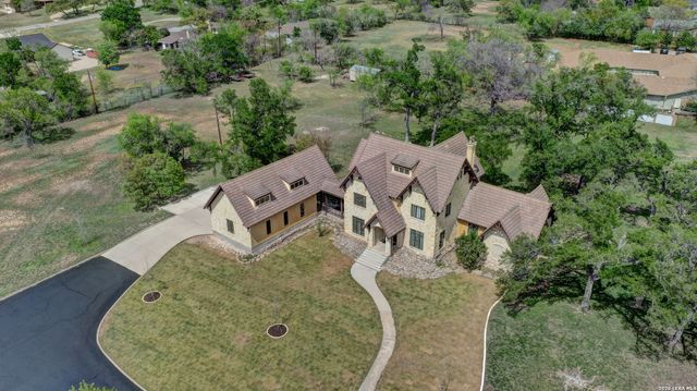 1104 Lois St, Kerrville, TX 78028