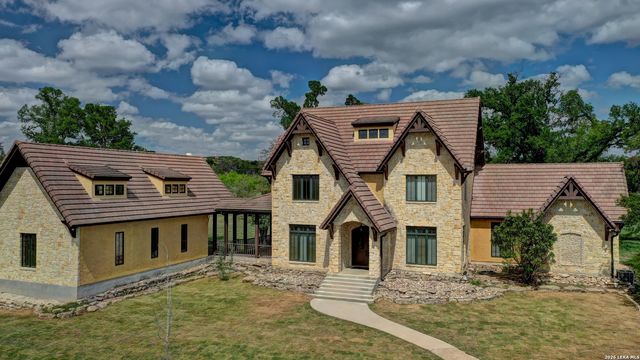 1104 Lois St, Kerrville, TX 78028