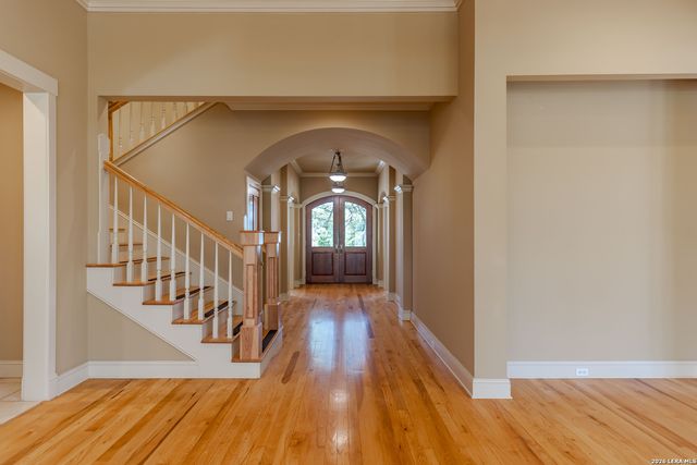 1104 Lois St, Kerrville, TX 78028