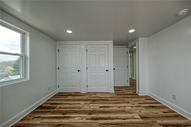 242 Dickens St, Latrobe, PA 15650