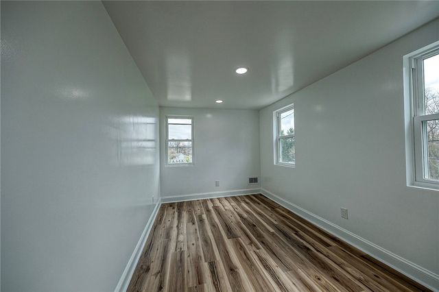 242 Dickens St, Latrobe, PA 15650