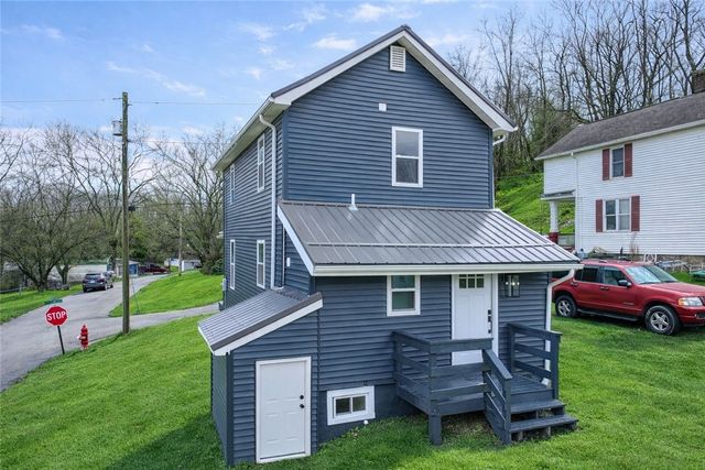 242 Dickens St, Latrobe, PA 15650