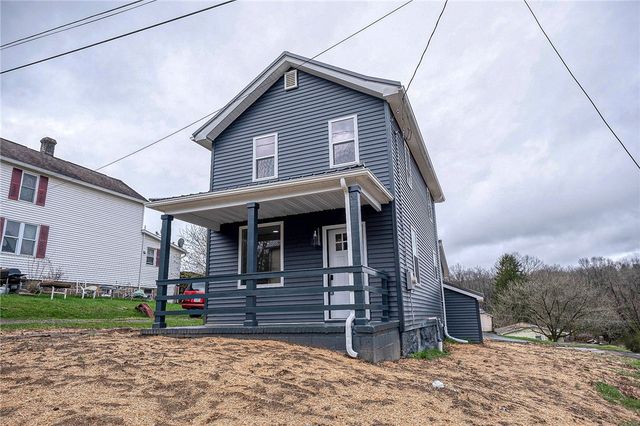 242 Dickens St, Latrobe, PA 15650