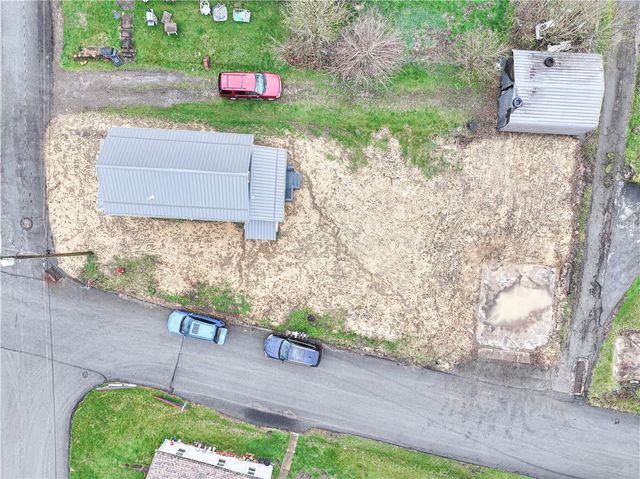 242 Dickens St, Latrobe, PA 15650