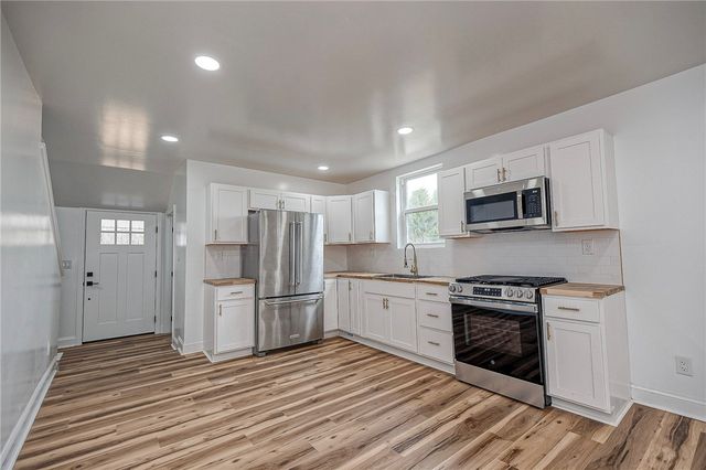 242 Dickens St, Latrobe, PA 15650