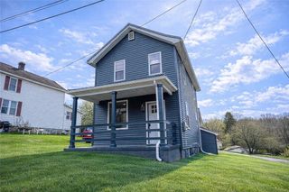 242 Dickens St, Latrobe, PA 15650
