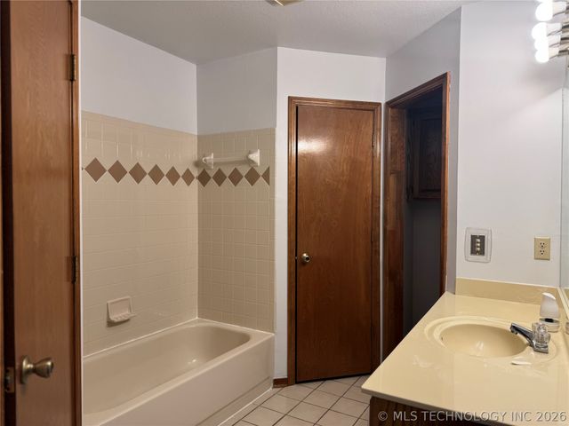 451 W 113th Street S, Jenks, OK 74037