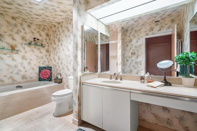 69 Eastgate Drive Unit D, Boynton Beach, FL 33436