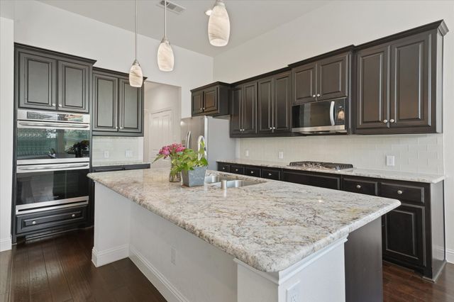 1113 5th Street, Argyle, TX 76226
