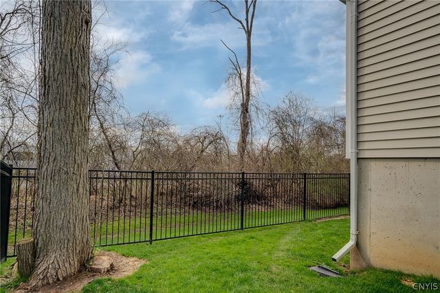 8785 New Country Drive, Cicero, NY 13039