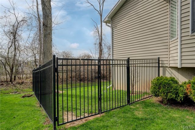 8785 New Country Drive, Cicero, NY 13039