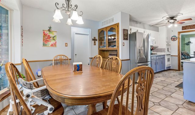 5707 Trail Crest Drive, Arlington, TX 76017