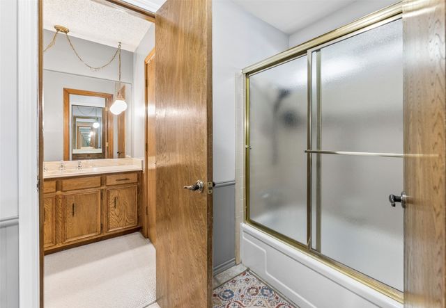 5707 Trail Crest Drive, Arlington, TX 76017