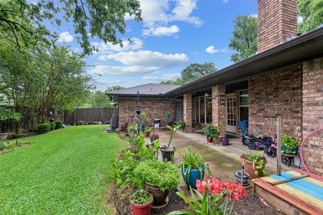 5707 Trail Crest Drive, Arlington, TX 76017