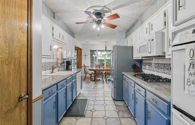 5707 Trail Crest Drive, Arlington, TX 76017