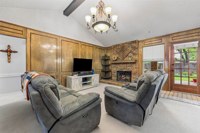 5707 Trail Crest Drive, Arlington, TX 76017