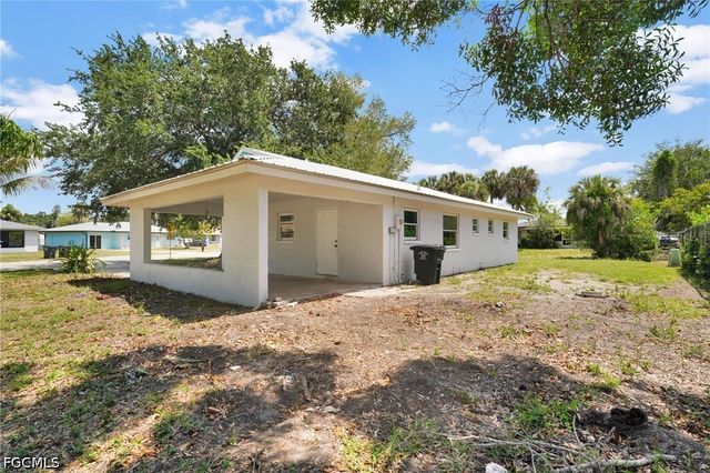 4800 Zana DR, Fort Myers, FL 33905