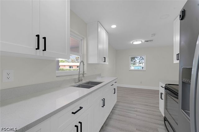 4800 Zana DR, Fort Myers, FL 33905