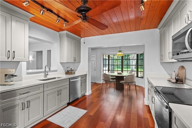 3209 W Riverside DR, Fort Myers, FL 33901