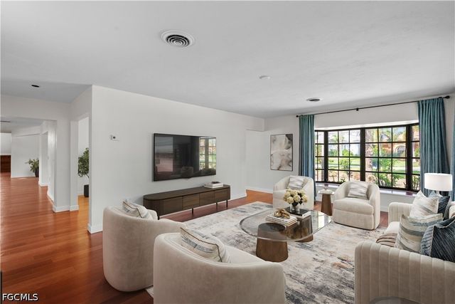 3209 W Riverside DR, Fort Myers, FL 33901