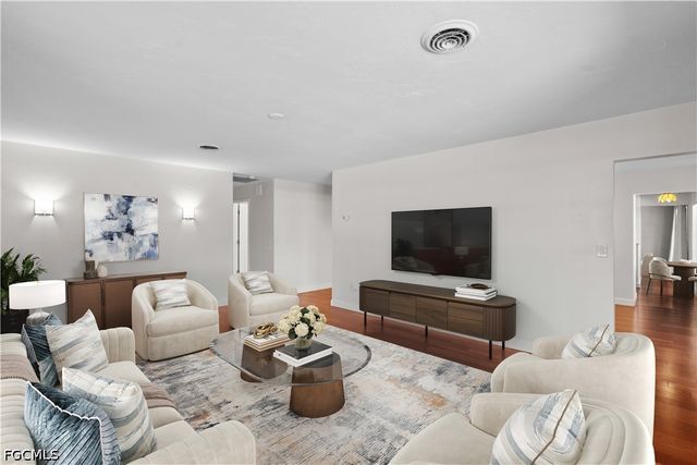 3209 W Riverside DR, Fort Myers, FL 33901