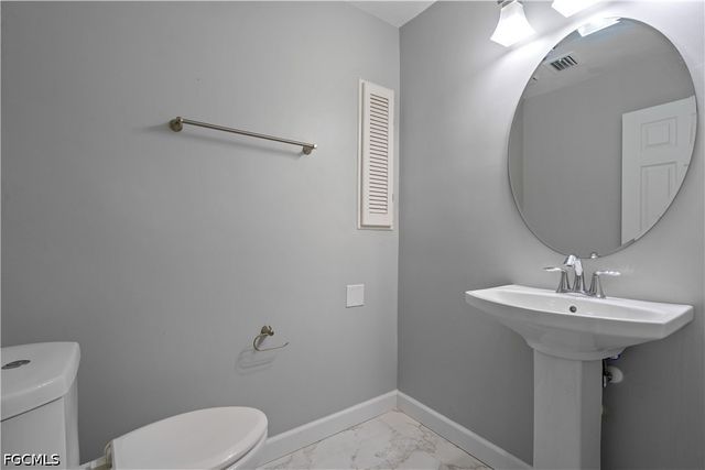 3209 W Riverside DR, Fort Myers, FL 33901